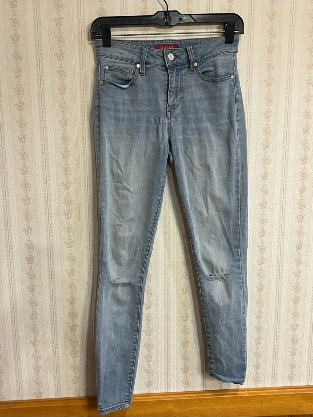 Women’s Light Wash Skinny Jeans - Blue